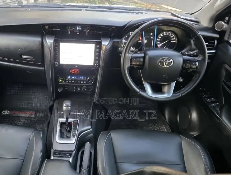Toyota Fortuner 2021 Gray