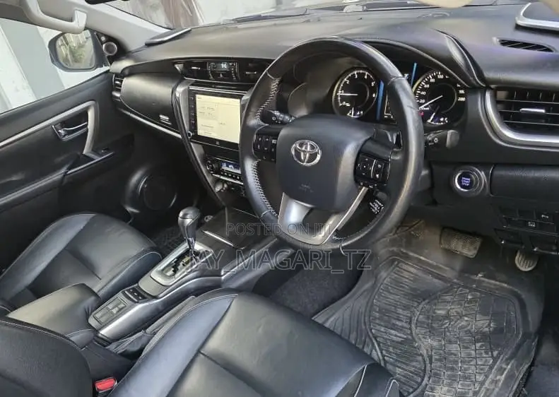 Toyota Fortuner 2021 Gray