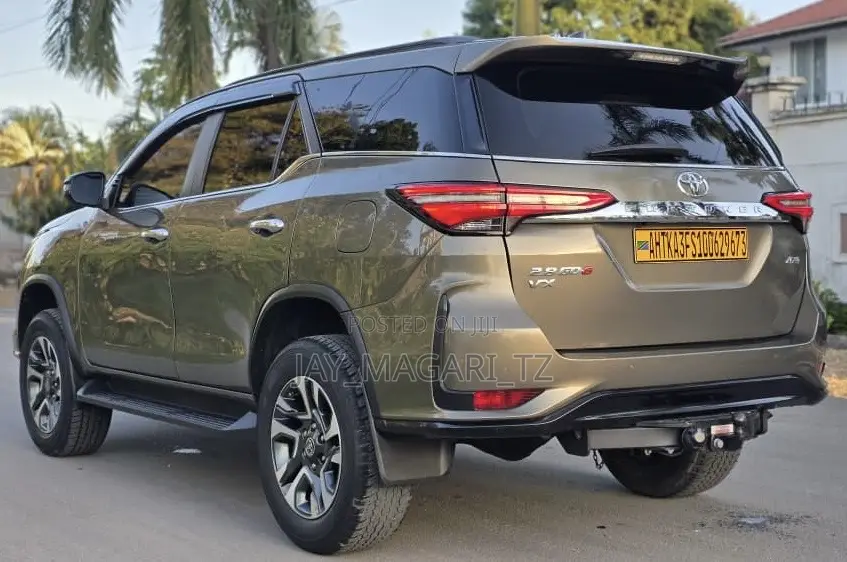 Toyota Fortuner 2021 Gray