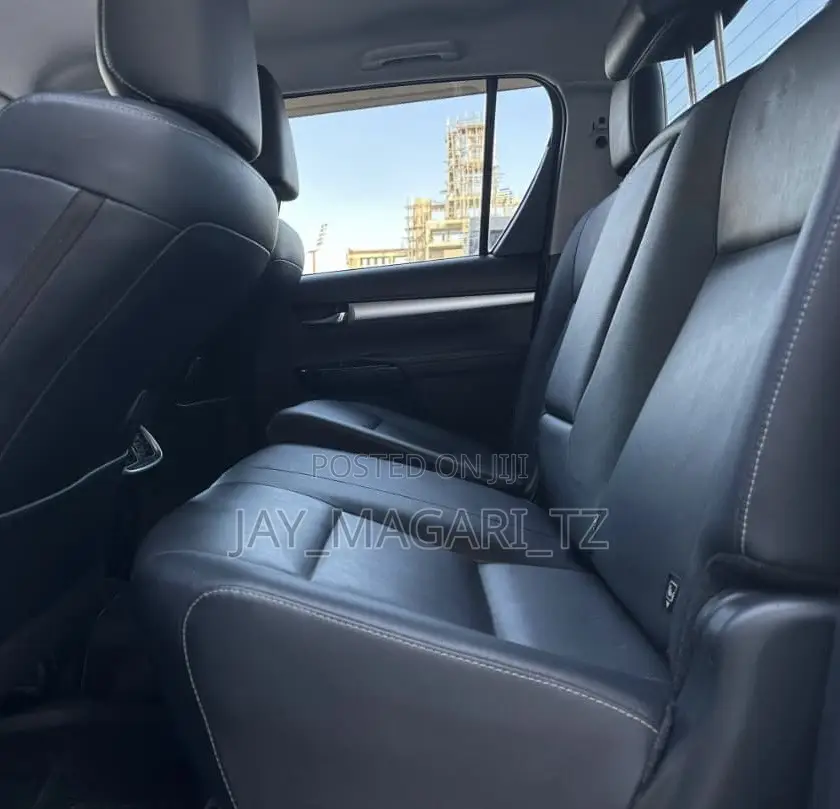 Toyota Hilux 2021 Gray
