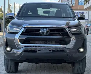 Toyota Hilux 2021 Gray