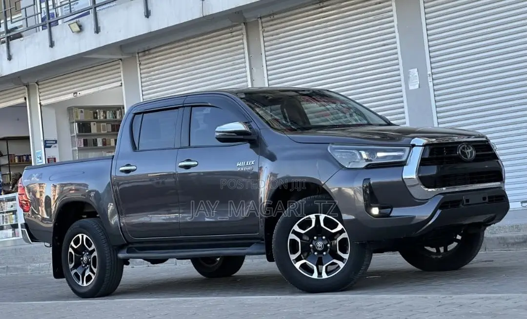 Toyota Hilux 2021 Gray