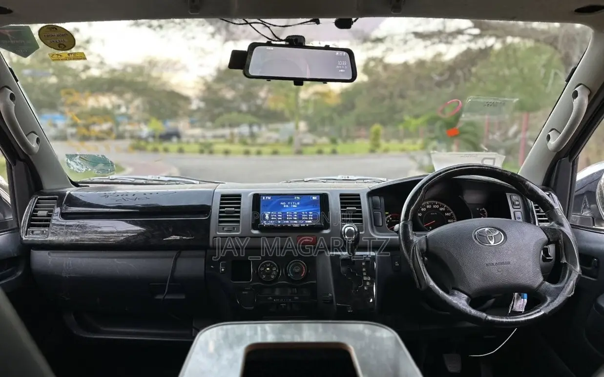Toyota HiAce 2006 Grey