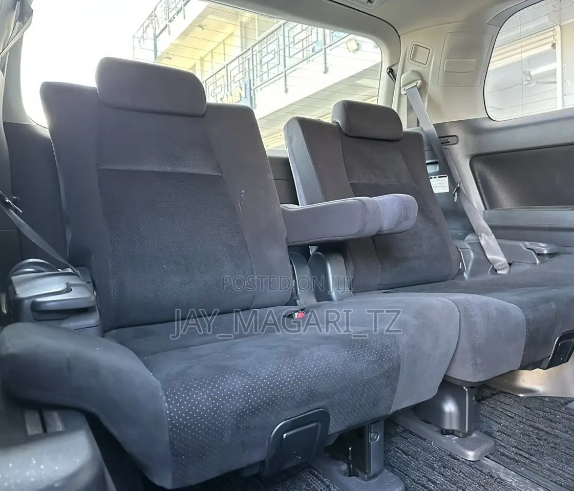 Toyota Vellfire 2011 Grey