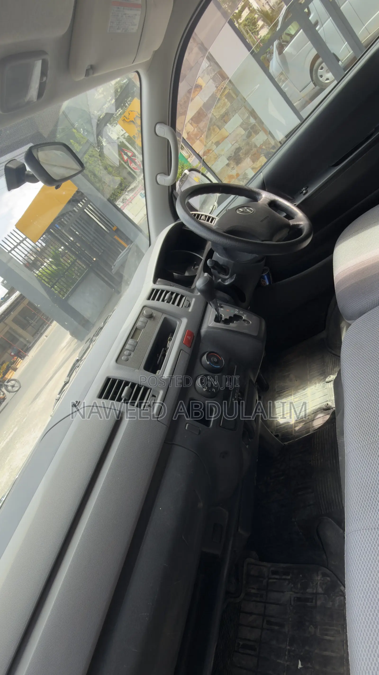 Toyota HiAce 2009 Silver
