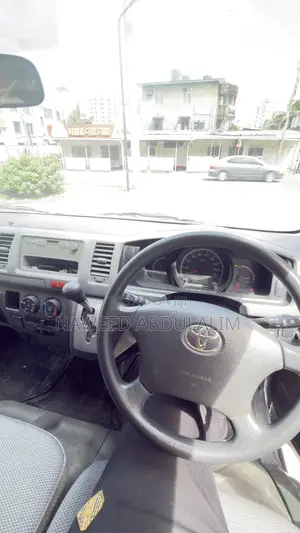 Toyota HiAce 2009 Silver