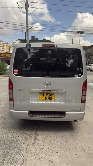 Toyota HiAce 2009 Silver