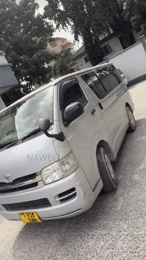 Toyota HiAce 2009 Silver