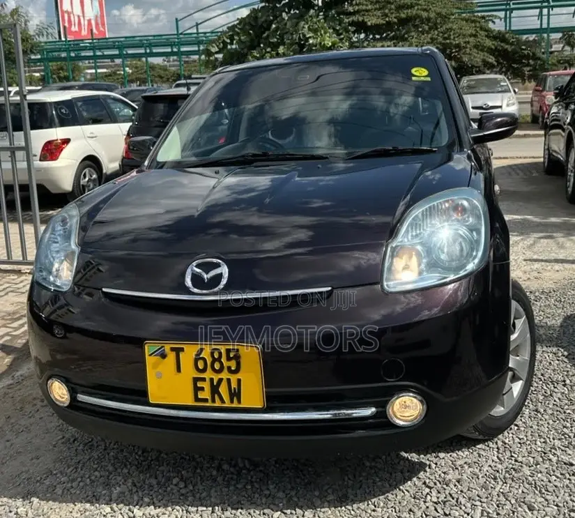Mazda Verisa 2010 Maroon