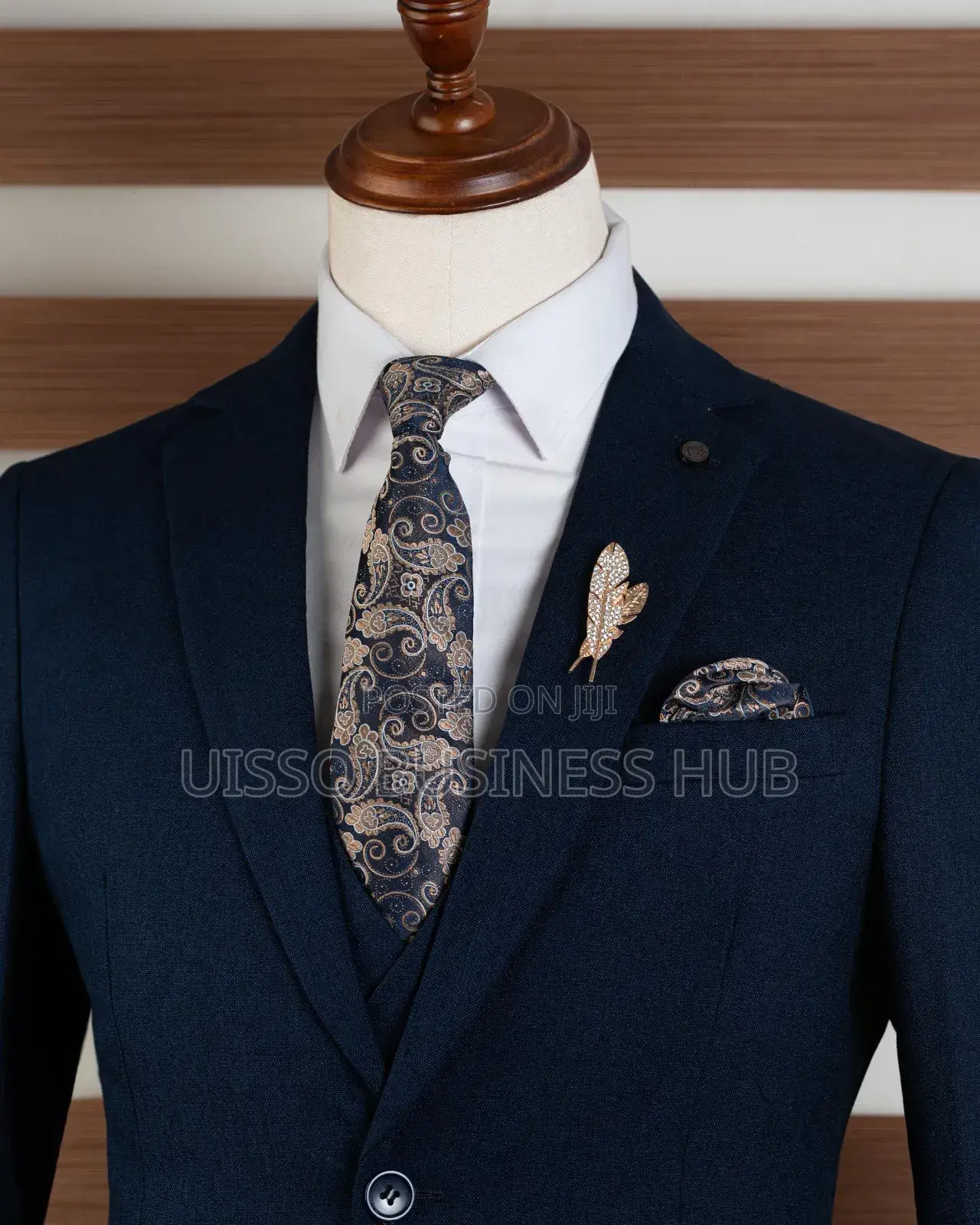 Suit's Free Fashion R. 
