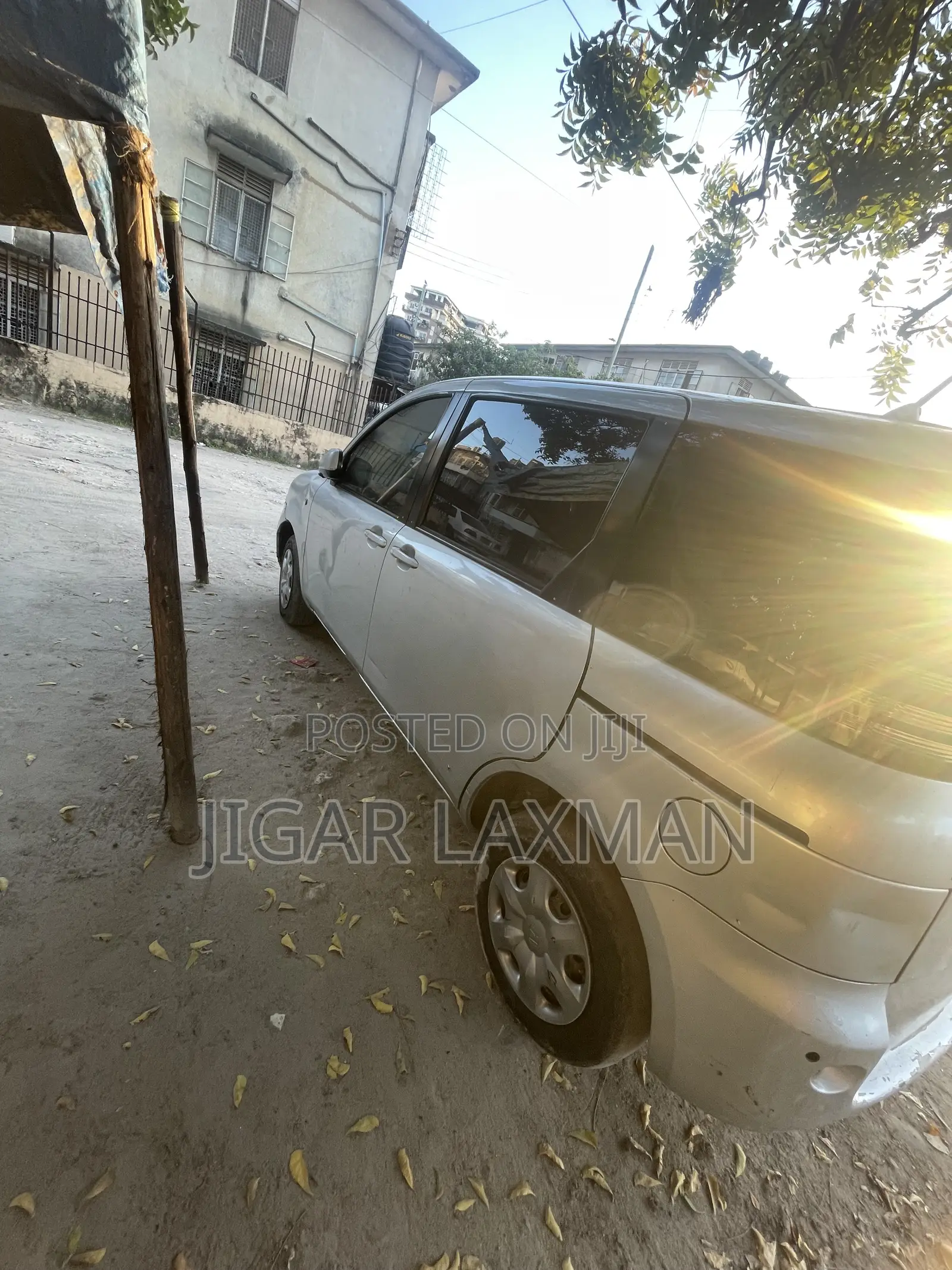 Toyota Sienta 2005 Silver