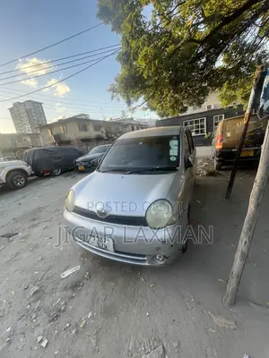Toyota Sienta 2005 Silver