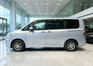 Toyota Noah 2009 Blue