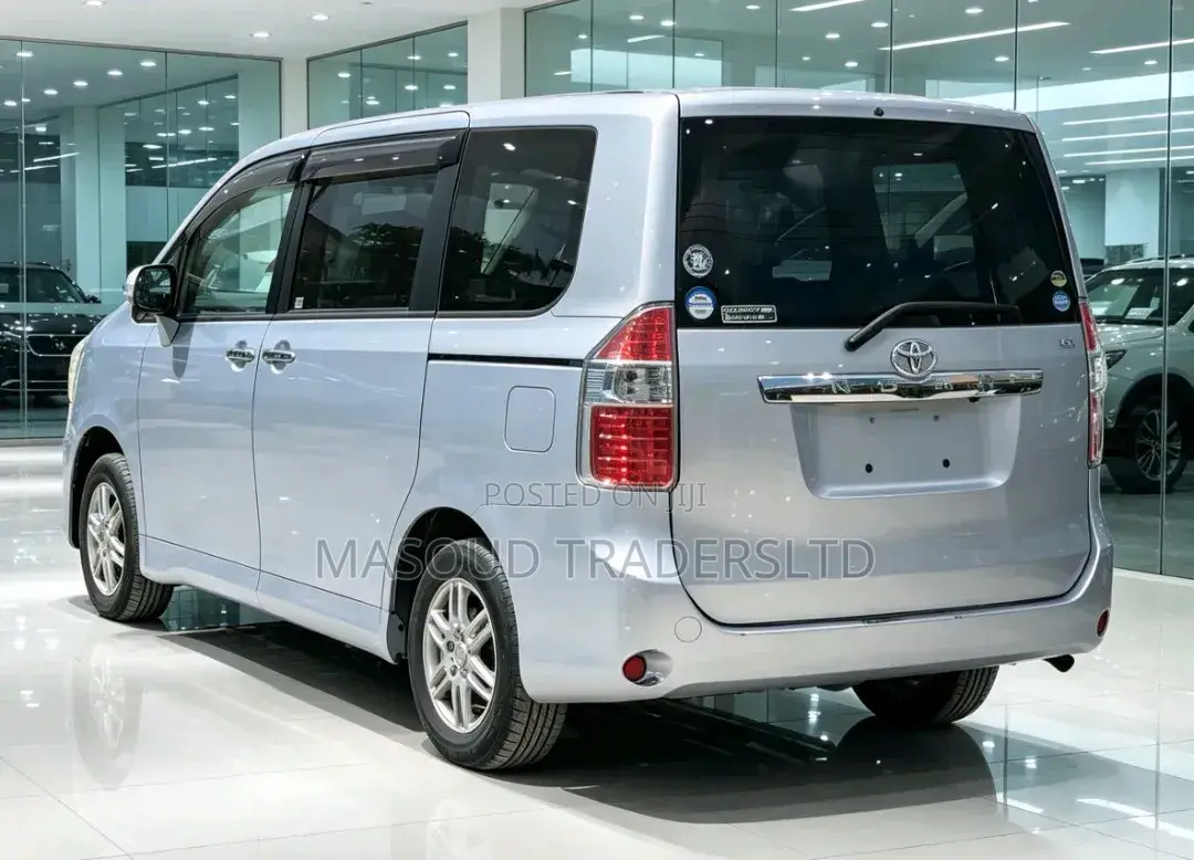 Toyota Noah 2009 Blue