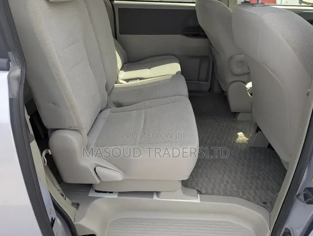 Toyota Noah 2009 Blue