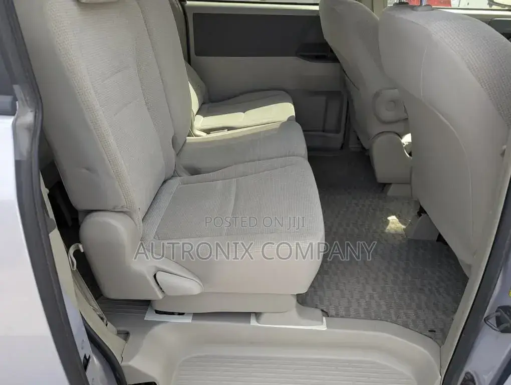Toyota Noah 2009 Blue