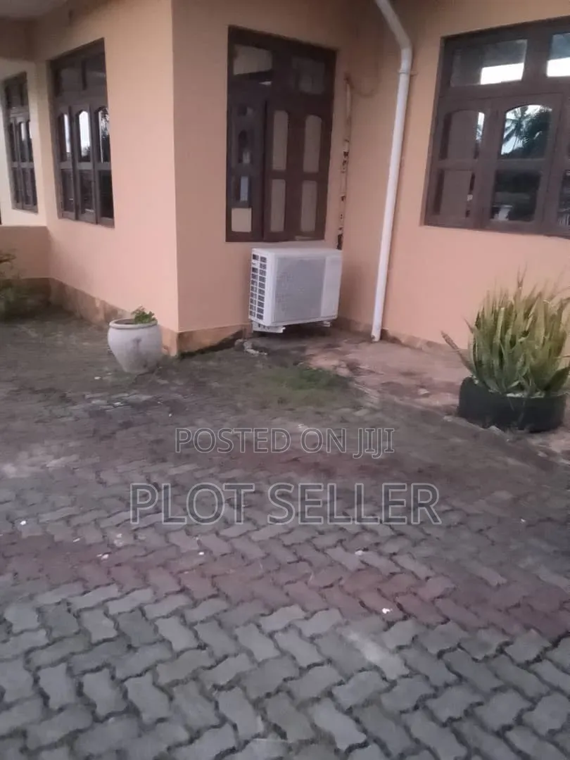 3bdrm Bungalow in Kimara Suka for sale