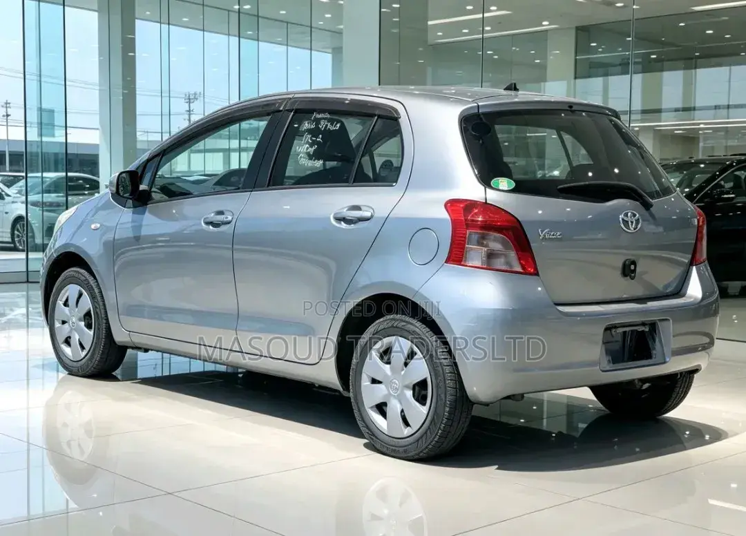 Toyota Vitz 2007 Gray