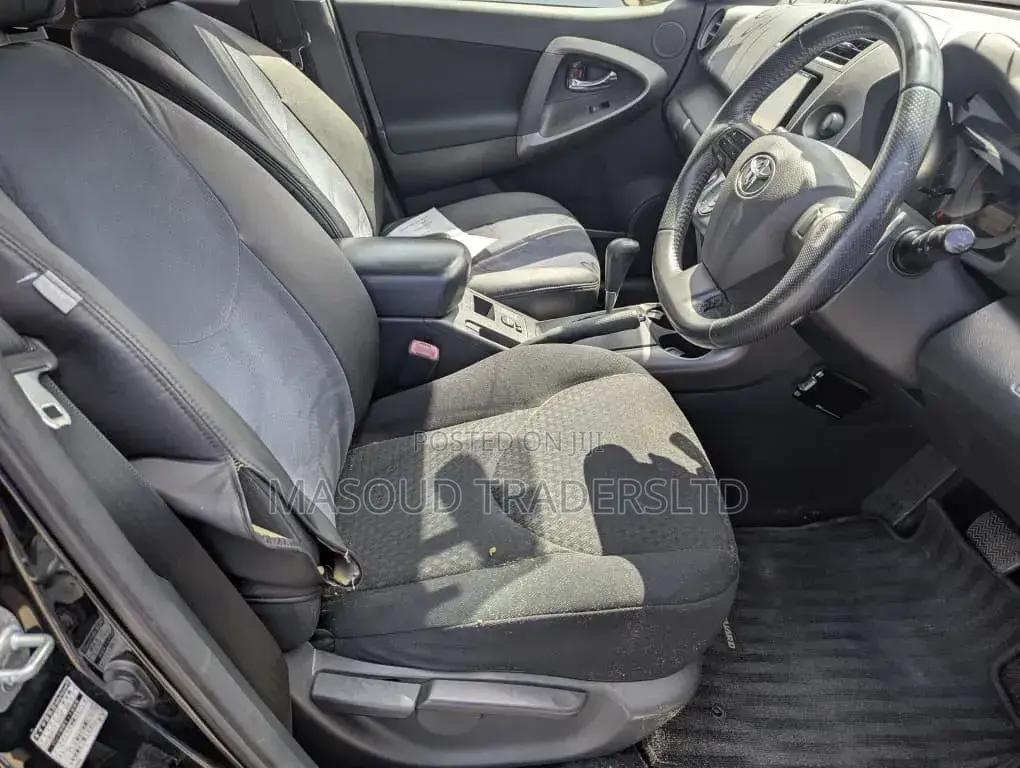 Toyota Vanguard 2011 Black