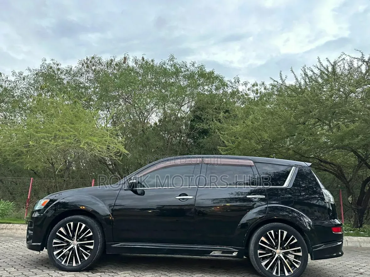 Mitsubishi Outlander 2010 Black