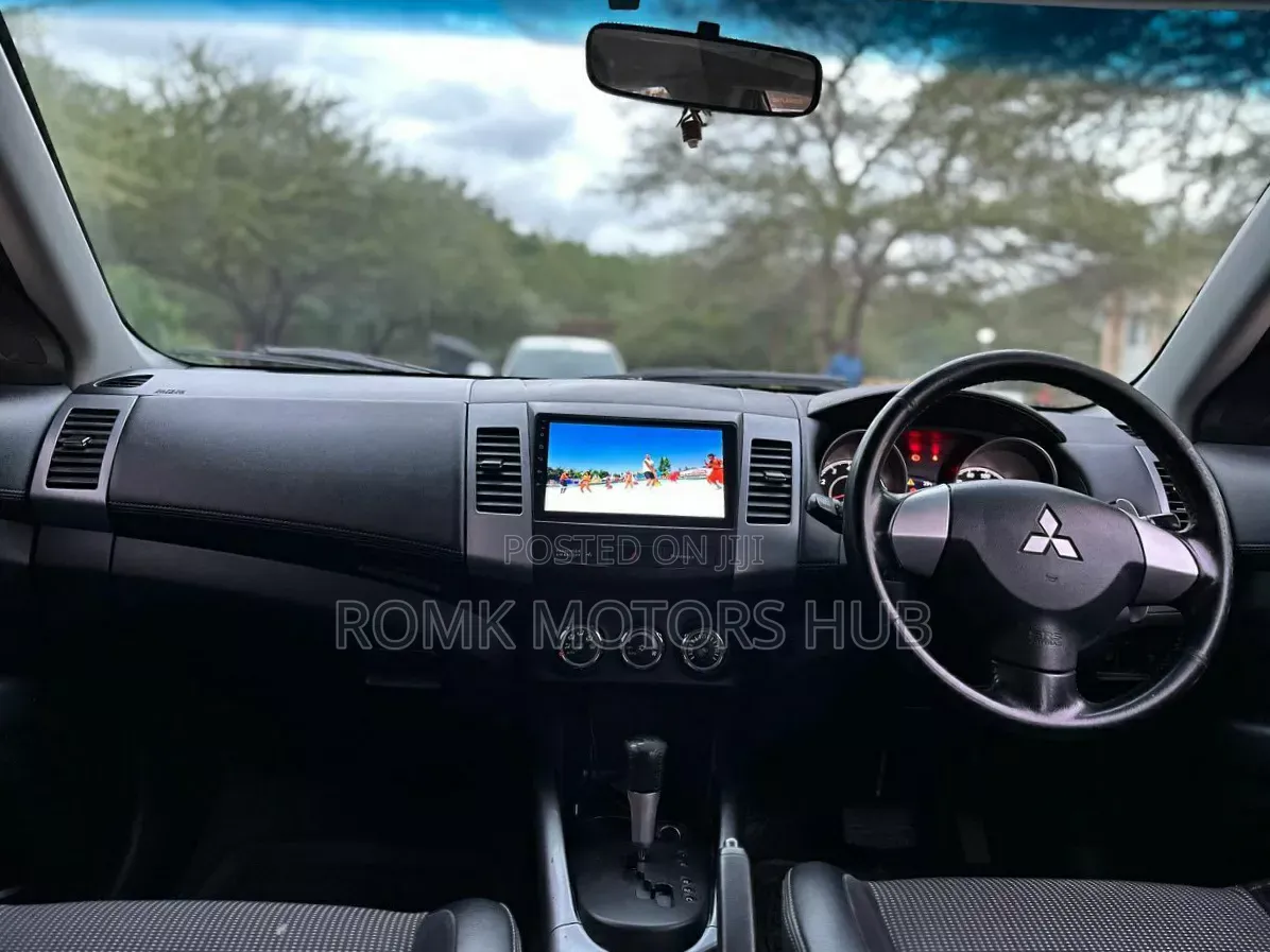 Mitsubishi Outlander 2010 Black