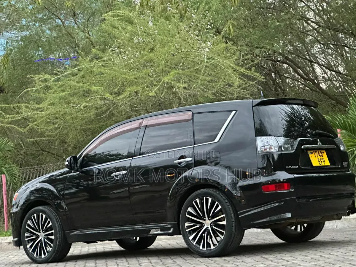 Mitsubishi Outlander 2010 Black