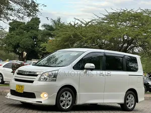 Toyota Noah 2009 White