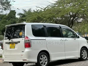 Toyota Noah 2009 White