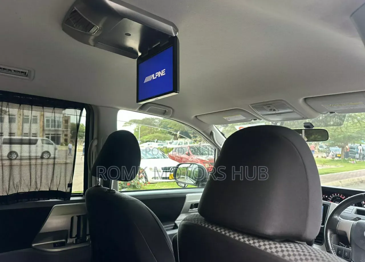 Toyota Noah 2009 White