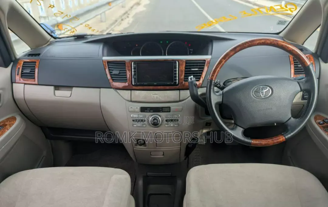 Toyota Noah 2009 Blue