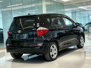 Toyota Ractis 2013 Black