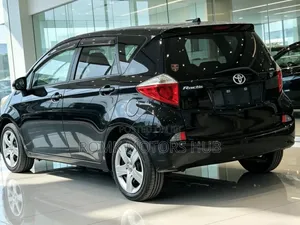 Toyota Ractis 2013 Black