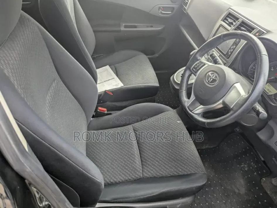 Toyota Ractis 2013 Black