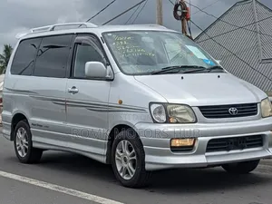 Toyota Noah 2001 Silver