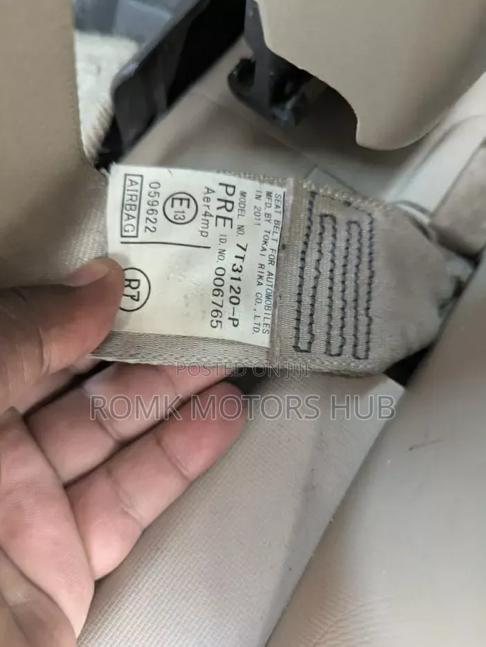 Toyota Noah 2001 Silver