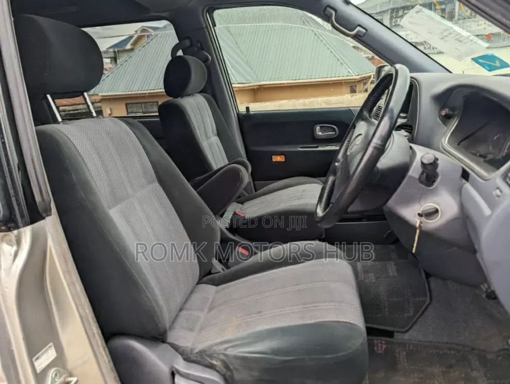 Toyota Noah 2001 Silver
