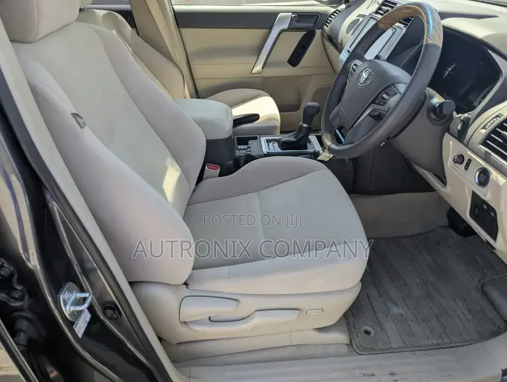 Toyota Land Cruiser Prado 2019 Gray