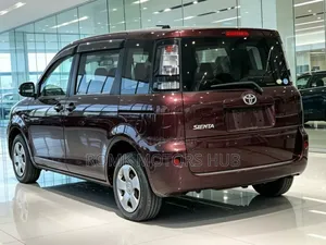 Toyota Sienta 2011 Brown