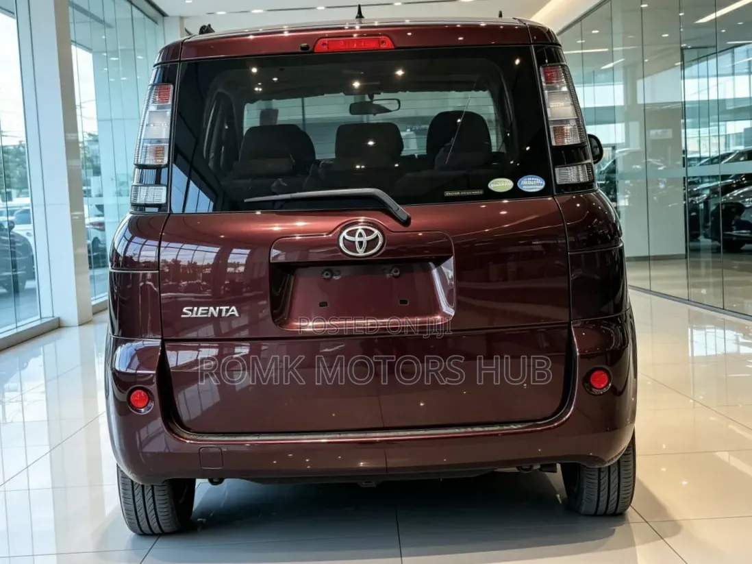 Toyota Sienta 2011 Brown