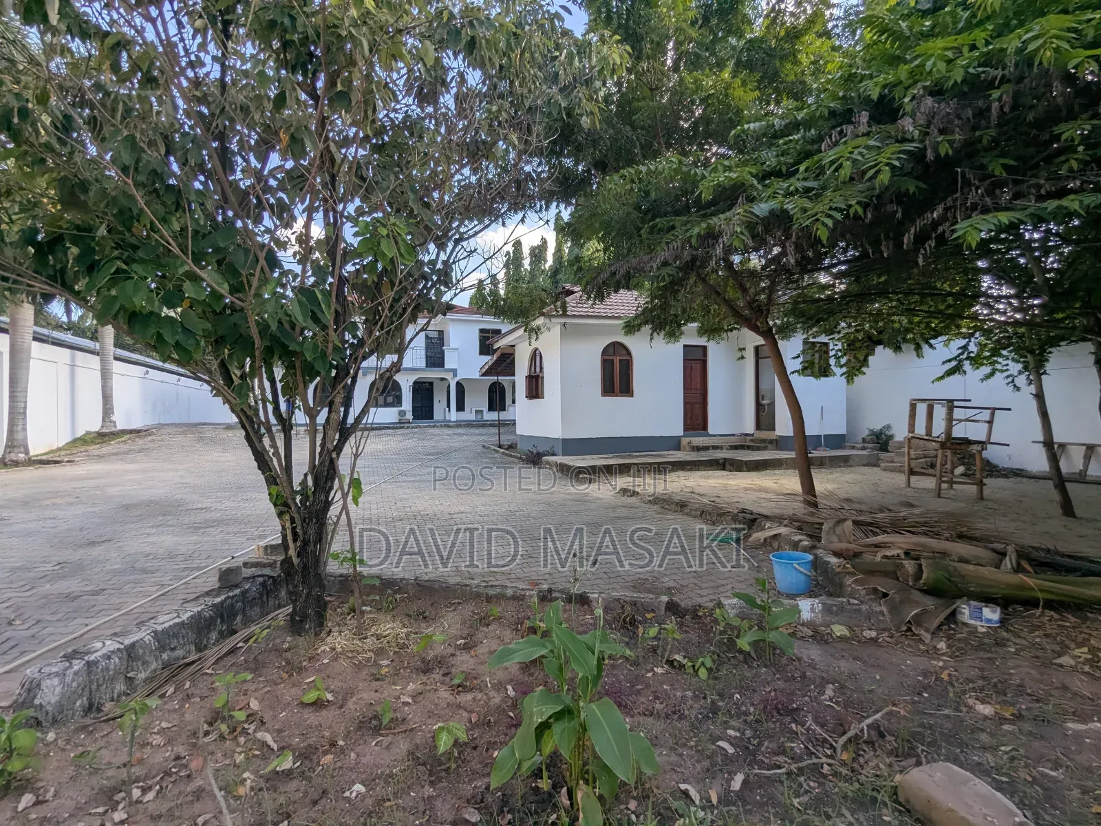 14bdrm House in Office Building, Masaki for rent