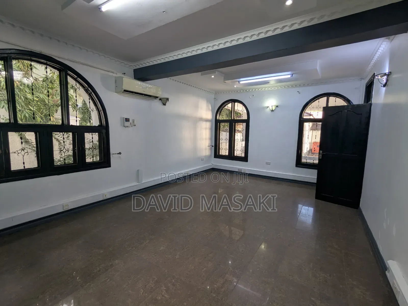 14bdrm House in Office Building, Masaki for rent