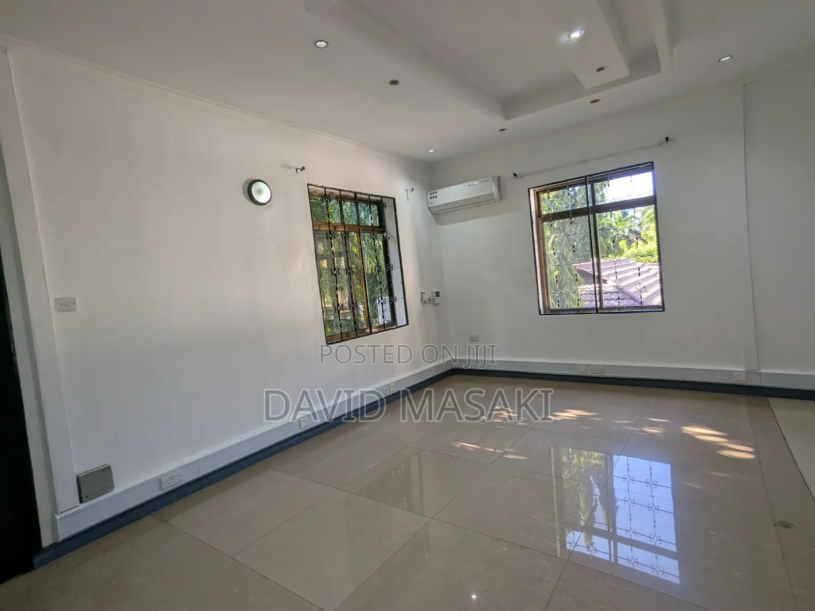 14bdrm House in Office Building, Masaki for rent