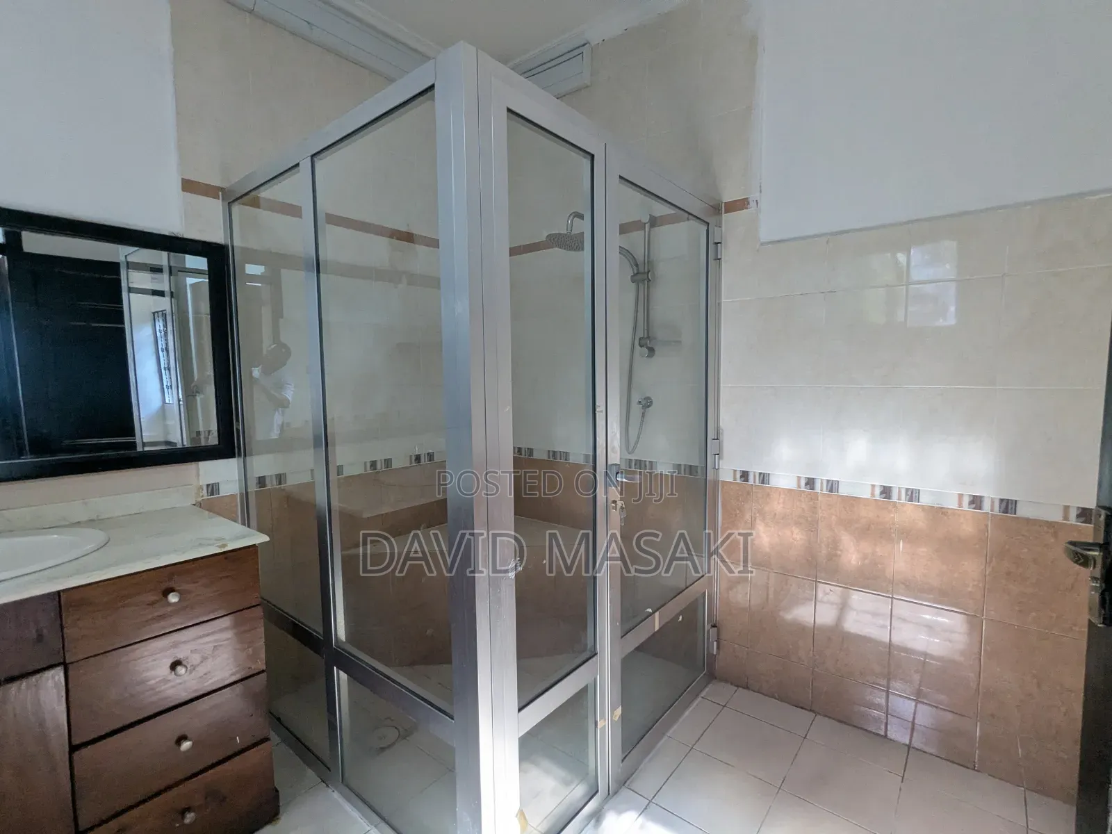 14bdrm House in Office Building, Masaki for rent