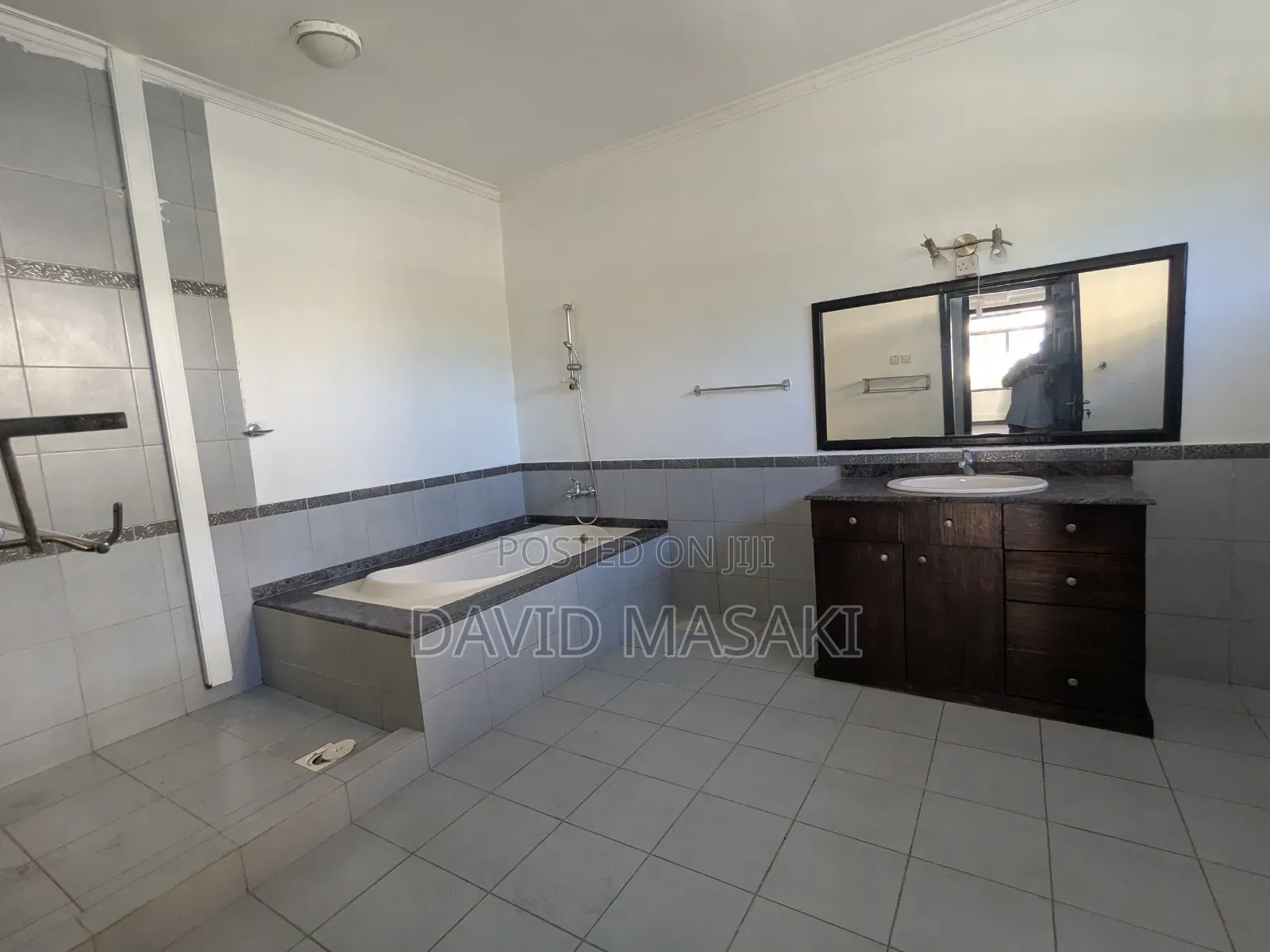 14bdrm House in Office Building, Masaki for rent
