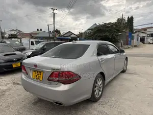 Toyota Crown 2009 Silver