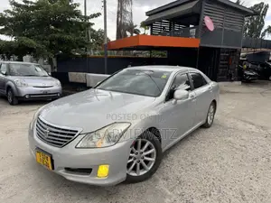 Toyota Crown 2009 Silver