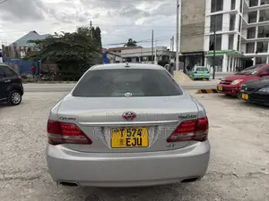 Toyota Crown 2009 Silver