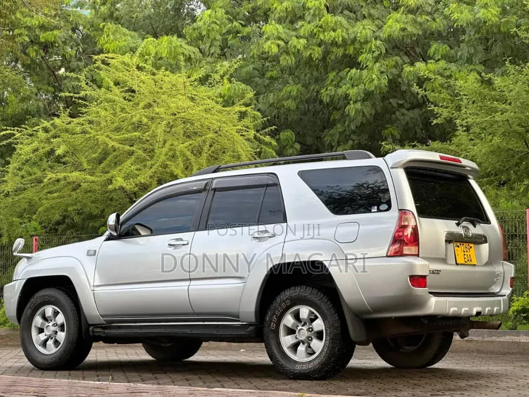 Toyota Hilux Surf 2004 Gray