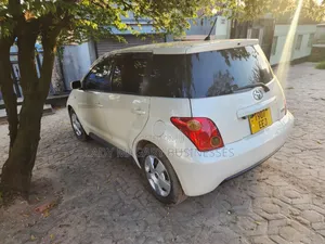 Toyota IST 2004 White