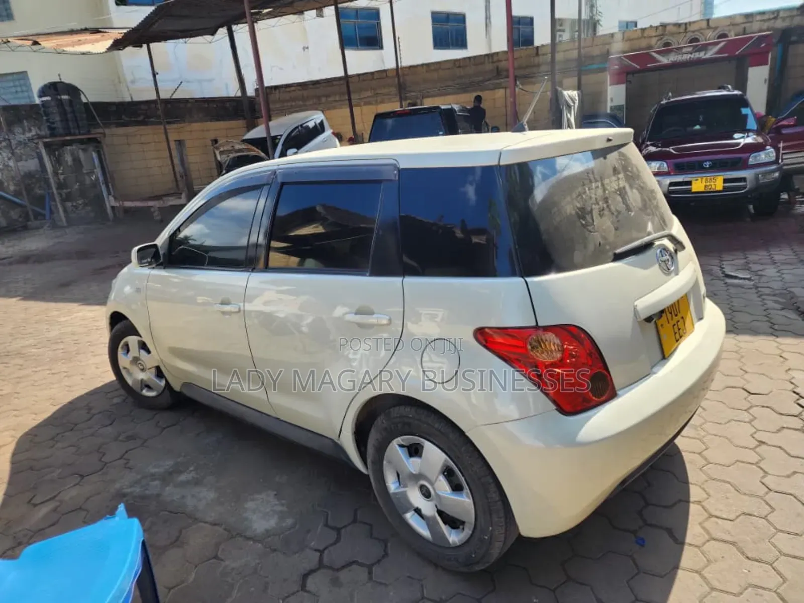 Toyota IST 2004 White